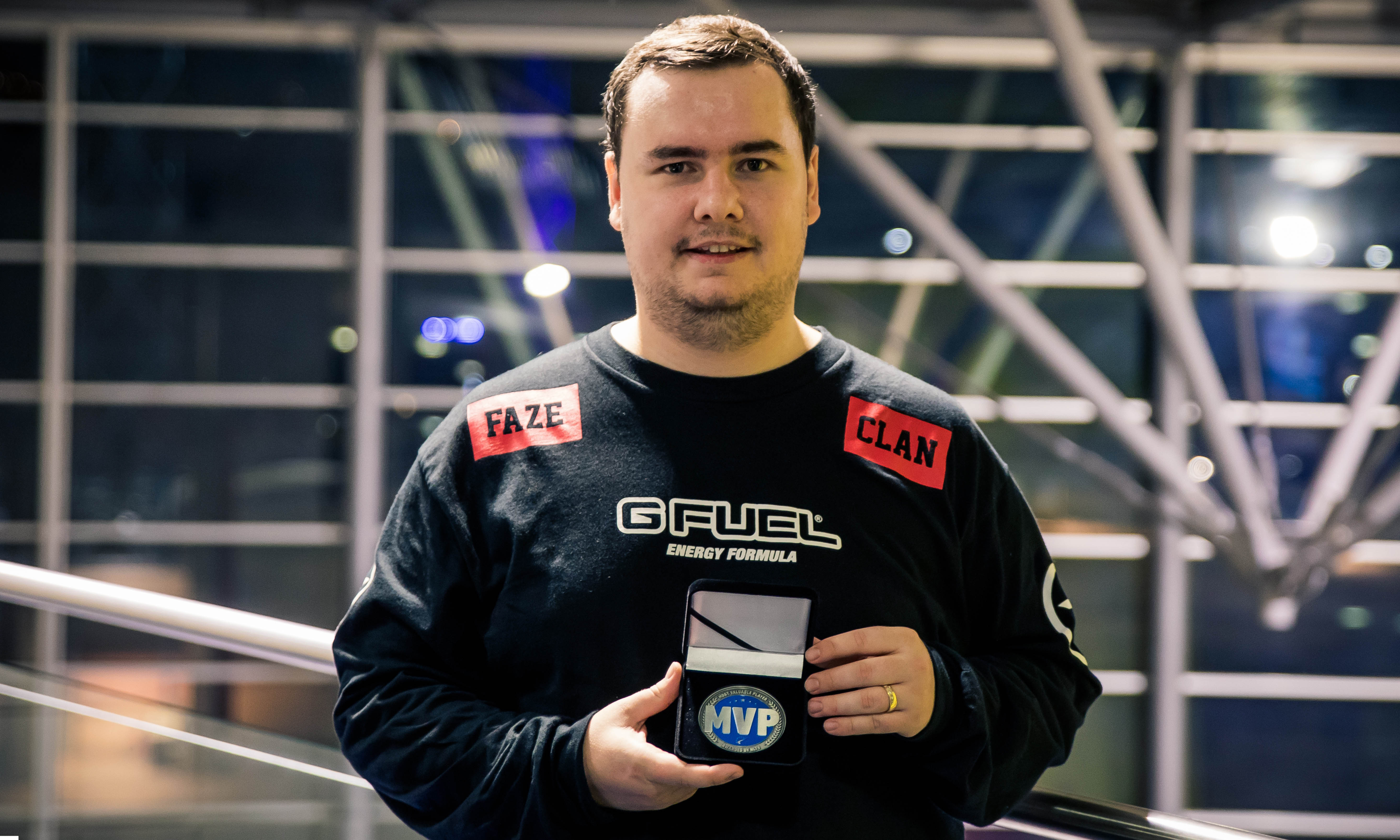 WE不敌JDG后教练直言：这就是顶尖战队和中水平战队的差距