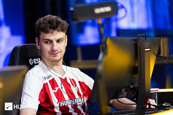 TES发布赛后返图：振羽翼，破云霄！下场比赛加油